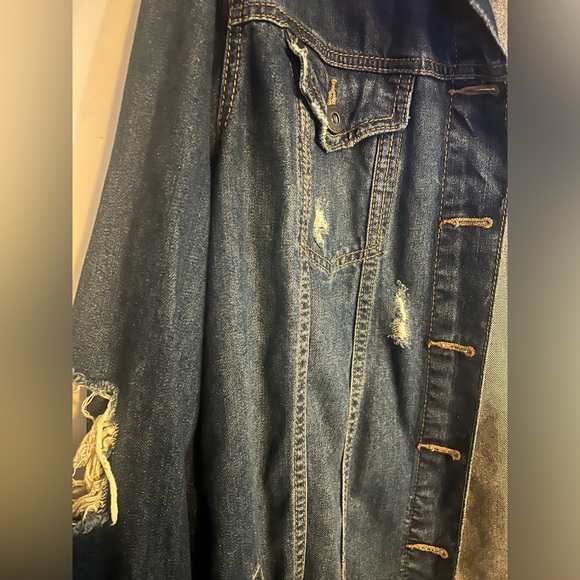 Adorable eBoyfriend Length Jean Jacket with Rip Accents & Pockets - Picture 2 of 8